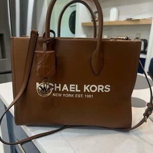 Brown tote bag in good condition !